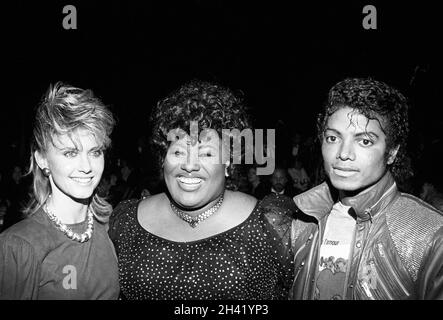 Olivia Newton John, Jennifer Holliday et Michael Jackson lors de la soirée d'ouverture de 'Deamgirlss' après-midi.Prise à Los Angeles au théâtre Shubert à Century City le 20 mars 1983 crédit: Ralph Dominguez/MediaPunch Banque D'Images