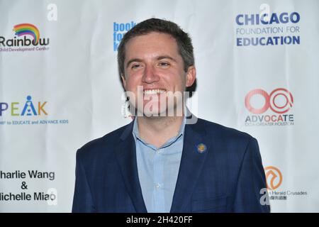 James Skoufis, sénateur de l'État de New York, assiste à la première de « Confetti » à l'AMC Loews Lincoln Square le 28 octobre 2021 à New York. Banque D'Images