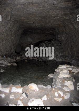 The Haunted Pool, Chislehurst Caves, Royaume-Uni. Banque D'Images