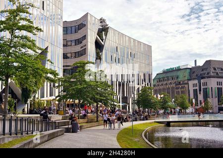 Complexe moderne 'Kö-Bogen' par l'architecte Daniel Libeskind dans le centre-ville de Düsseldorf/Allemagne. Banque D'Images