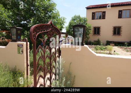 L'hôtel la Posada à Winslow AZ est également la base de l'artiste Tina Mion et de son mari Allan Affeldt Banque D'Images