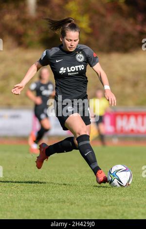 Aschheim, Allemagne, 31 octobre 2021 Jonna Brengel (10 Eintracht Frankfurt II) pendant le 2.Frauen Bundesliga match entre le FC Bayern Munich II et Eintracht Frankfurt II au Sportpark Aschheim, Allemagne.Sven Beyrich/SPP Banque D'Images