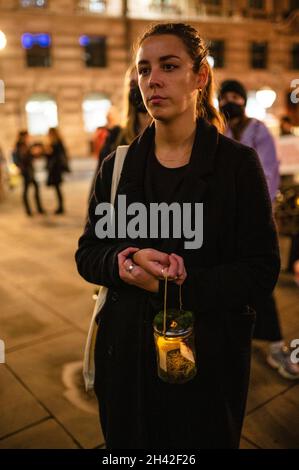 Londres, Royaume-Uni.29 octobre 2021.Protestation contre les investissements dans les combustibles fossiles en dehors de la Banque d'Angleterre. Banque D'Images