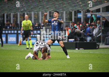 Milan, Italie.31 octobre 2021.Joaquin Correa d'Inter en action pendant la série Un match de football entre Internazionale FC et Udinese au stade San Siro, le 31 octobre 2021 à Bergame, Italie (photo de Mairo Cinquetti/Pacific Press) Credit: Pacific Press Media production Corp./Alay Live News Banque D'Images