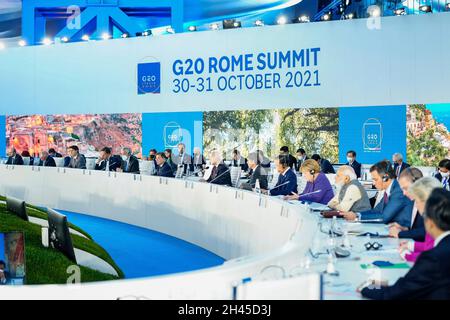 Rome, Italie.31 octobre 2021.Joe Biden, président des États-Unis, au centre, pendant la deuxième journée du sommet du G20 au Centre de conférences de la Nuvola, le 31 octobre 2021 à Rome, en Italie.Crédit : Adam Schultz/White House photo/Alay Live News Banque D'Images