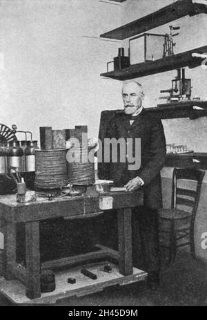 Un portrait du physicien français Antoine Henri Becquerel travaillant dans son laboratoire Banque D'Images