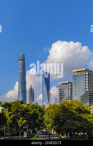 Zone de libre-échange financière de Lujiazui, Shanghai, Chine, sur les rives du fleuve Huangpu. Banque D'Images