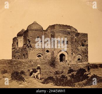 Inde : une mosquée en ruines.Photographie de F. Beato. Banque D'Images