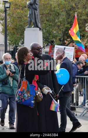 Londres, Royaume-Uni.Respect Mes militants du VIH marchent pour inspirer les autres et pour contester la stigmatisation du virus qui peut maintenant être bien géré par des médicaments. Banque D'Images