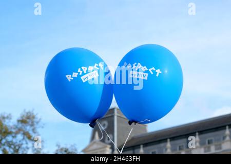 Londres, Royaume-Uni.Respect Mes militants du VIH marchent pour inspirer les autres et pour contester la stigmatisation du virus qui peut maintenant être bien géré par des médicaments. Banque D'Images