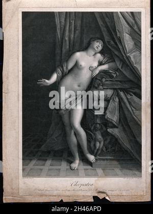 Le suicide de Cléopâtre : Cléopâtre se tient à côté de son lit en tenant l'attache dans sa main gauche.Gravure de lignes par R. Strange après G. Reni, 1777. Banque D'Images