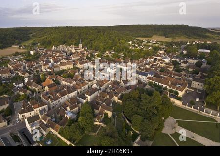 FRANCE.YONNE (89) ANCY-LE-FRANC.VUE AÉRIENNE Banque D'Images