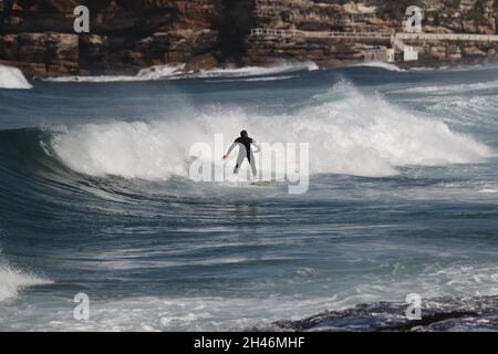 Piscines de Bronte Beach et surf Banque D'Images