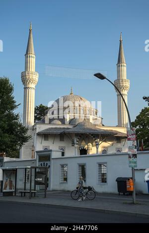 Sehitlik Moschee, Columbiadamm, Tempelhof, Tempelhof-Schöneberg, Berlin, Deutschland Banque D'Images