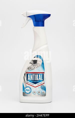 Une bouteille en plastique de 500 ml de Procter et Gamble Antikal Banque D'Images