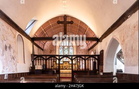 Peintures murales historiques à l'intérieur de l'église St James, village de Bramley, Hampshire, Angleterre, Royaume-Uni,Un bâtiment classé de classe I. Banque D'Images