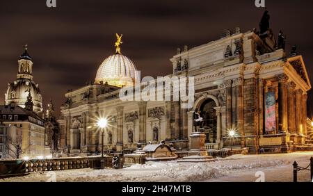 Dresde capitale de Saxe la nuit Banque D'Images