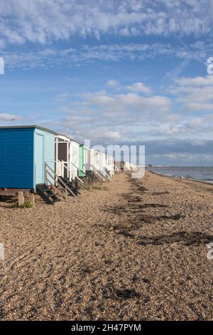 Thorpe Bay Beach, près de Southend-on-Sea, Essex, Angleterre par une journée ensoleillée Banque D'Images