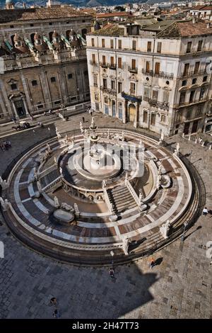 Vue sur la place de Pretoria à Palerme Banque D'Images