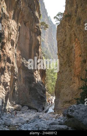 Wanderweg, untere der drei Engstellen 'Eiserne Pforten' portes, Samaria Schlucht, Kreta, Griechenland Banque D'Images