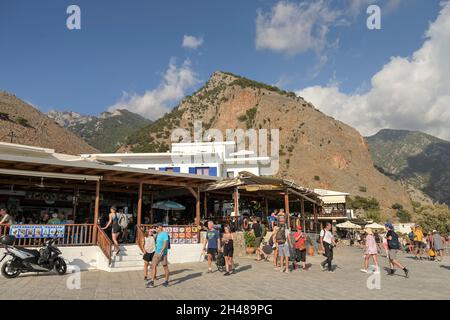 Hôtels et restaurants, Strandpromenade, Agia Roumeli, Kreta, Griechenland Banque D'Images