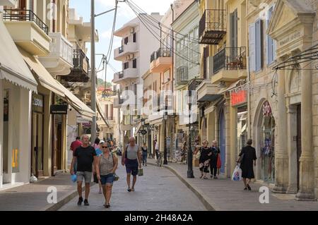 Einkaufsstraße Arkadiou, Rethymno, Kreta, Griechenland Banque D'Images