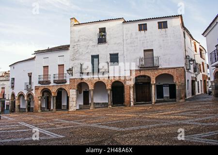 Plaza Chica, place porcoticotée du XVIe siècle à Zafa, Espagne. Banque D'Images