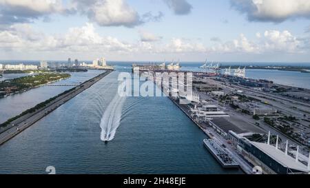 Vue aérienne du port de Miami, Floride, USA Banque D'Images