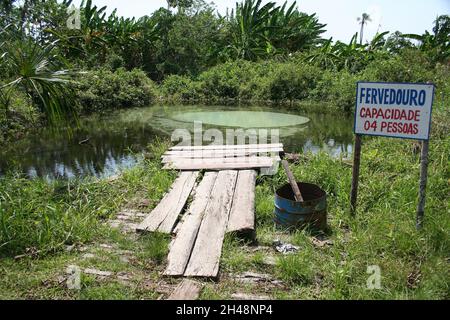 Piscine naturelle connue sous le nom de Fervedouro dans le parc national de Jalapao, Tocantins, Brésil Banque D'Images