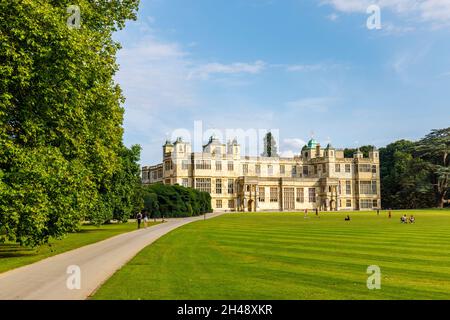 Audley End House, une maison de campagne du début du XVIIe siècle, près de Saffron Walden, Essex, Angleterre Banque D'Images