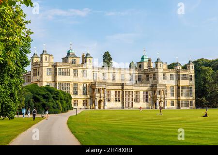 Audley End House, une maison de campagne du début du XVIIe siècle, près de Saffron Walden, Essex, Angleterre Banque D'Images