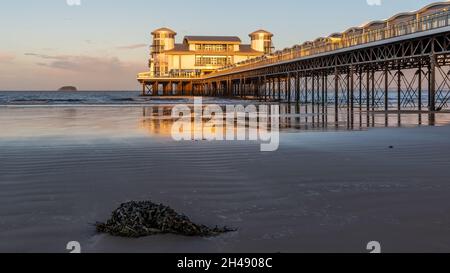 Grand Pier à Weston-super-Mare, Somerset, Royaume-Uni Banque D'Images