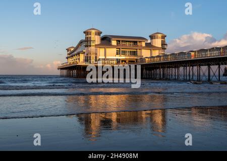 Grand Pier à Weston-super-Mare, Somerset, Royaume-Uni Banque D'Images