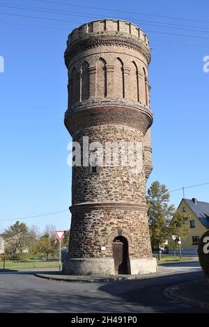Tour d'eau médiévale à Münstermaifeld Banque D'Images