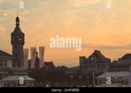 Coucher de soleil sur la plage, Sopot, Pologne Banque D'Images