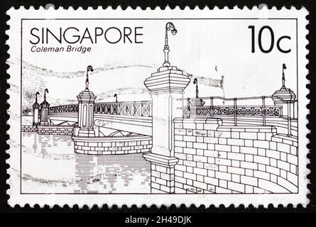 SINGAPOUR - VERS 1985 : un timbre imprimé à Singapour montre Coleman Bridge, vers 1985 Banque D'Images