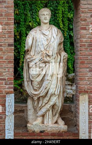 Statue à Templo de Diana (Temple de Diana).1er siècle après J.-C.Mérida, Espagne. Banque D'Images