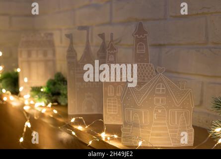 Calendrier de l'Avent de Noël sur une étagère en bois Banque D'Images