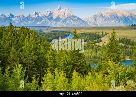 Teton Range, depuis la rivière Snake, surplombe le parc national de Grand Teton Banque D'Images