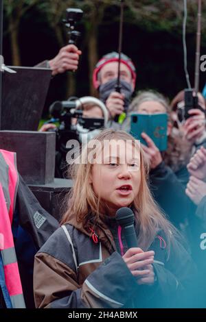 Glasgow, Royaume-Uni.1er novembre 2021.L'activisme climatique Greta Thunberg prononce un discours lors d'un vendredi pour un rassemblement futur à Glasgow où se déroule la conférence COP26.Crédit: Joao Daniel Pereira/Alay Live News Banque D'Images