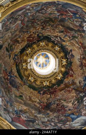 L'église Sant'Agnese d'Agone est l'une des églises les plus visitées de Rome en raison de sa position centrale sur la célèbre Piazza Navona. Banque D'Images