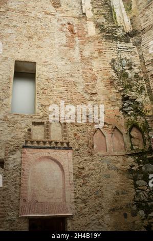 L'ancien Alcazar et la mosquée palatiale restent dans la citadelle arabe.Badajoz, Espagne Banque D'Images