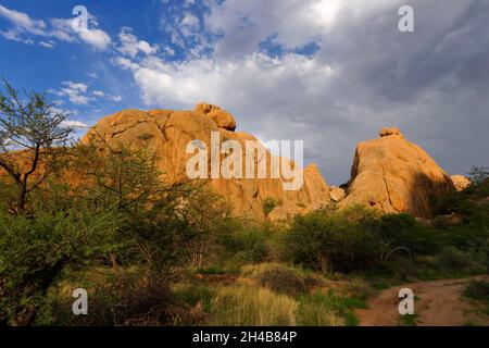 Omandumba guest Farm (ferme) : dans les rochers de granit, les montagnes Erongo près de Omaruru, Erongo, Namibie Région Banque D'Images