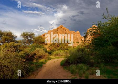 Omandumba guest Farm (ferme) : dans les rochers de granit, les montagnes Erongo près de Omaruru, Erongo, Namibie Région Banque D'Images