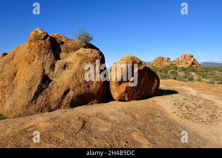 Omandumba guest Farm (ferme) : dans les rochers de granit, les montagnes Erongo près de Omaruru, Erongo, Namibie Région Banque D'Images