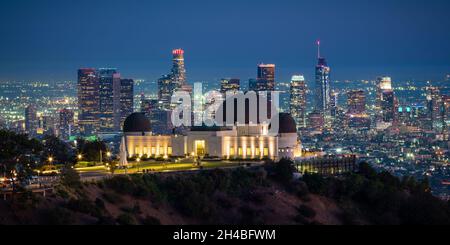 Griffith Observatory et la ville de Los Angeles la nuit, Californie Banque D'Images