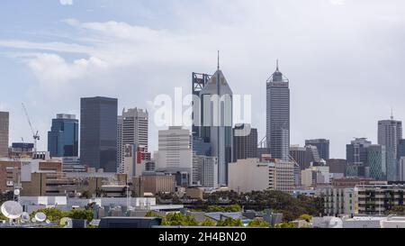 Un paysage urbain perth pris lors d'une journée passée à Perth Australie occidentale le 19 octobre 2021 Banque D'Images