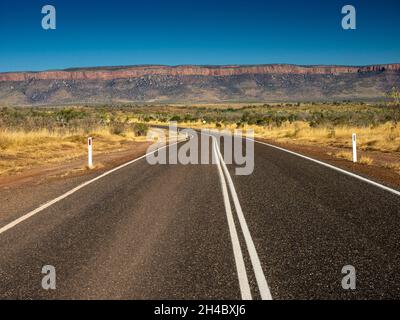 Section scellée à l'est de la légendaire route Gibb River Road, à côté des Cockburn Ranges, East Kimberley, Australie occidentale Banque D'Images