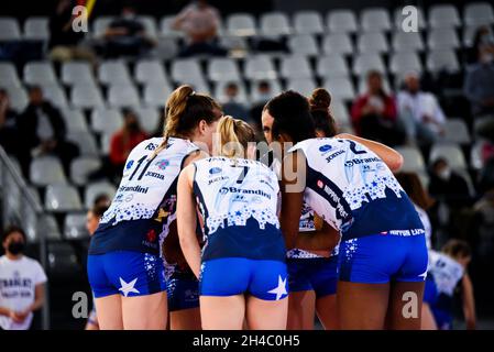 Roma, Italie.1er novembre 2021.Bisonte Firenze lors de l'Acqua & sapone Roma Volley Club vs il Bisonte Firenze, Volleyball Italien Serie A1 femmes Match à Roma, Italie, novembre 01 2021 crédit: Independent photo Agency/Alamy Live News Banque D'Images