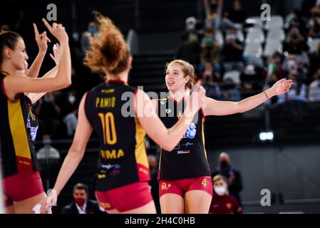 Roma, Italie.1er novembre 2021.Acqua & sapone Roma au cours de l'Acqua & sapone Roma Volley Club vs il Bisonte Firenze, Volleyball Italien Serie A1 femmes Match à Roma, Italie, novembre 01 2021 crédit: Independent photo Agency/Alamy Live News Banque D'Images